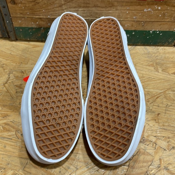 Brand new in box Vans Old Skool Tapered size 11. Discontinued style. - Picture 3 of 5